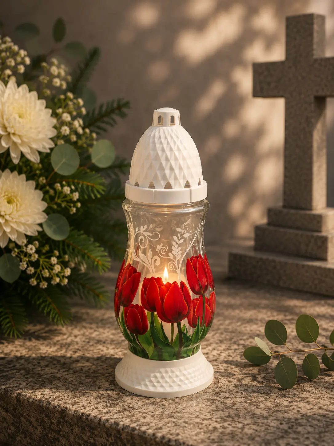 Biely kahanec s červenými tulipánmi